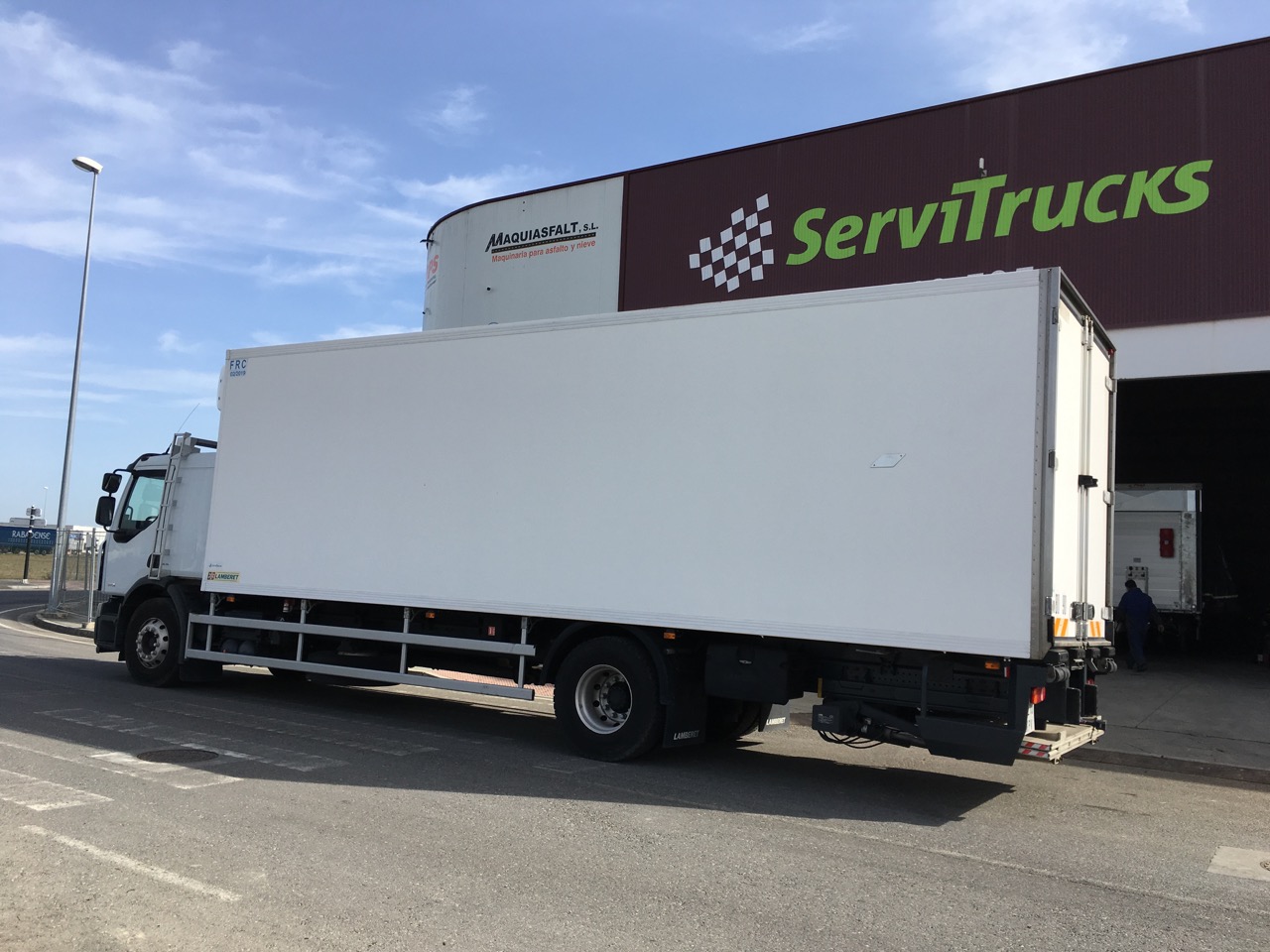 Entregamos camión frigorífico Renault Premium 